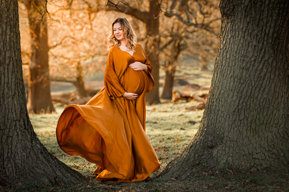 Pregnant lady having a photoshoot